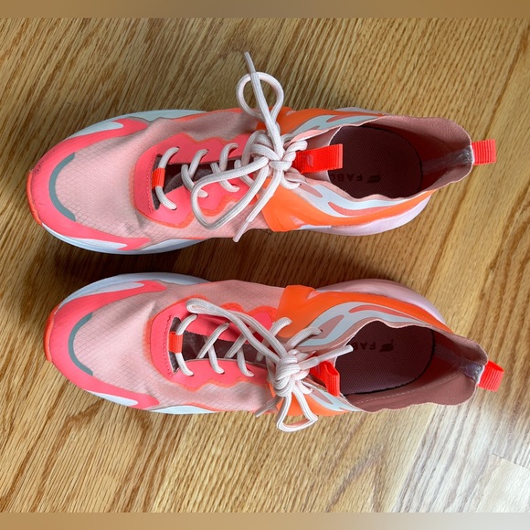 Fabletics Performance Sneaker - Picture 5 of 5